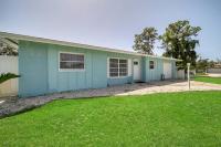 Lucky Vacation Homes - Fun Venice Beach Pool Villa with Bikes Kayaks & More - Bed and Breakfast Venice