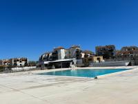 Cozy apartment in Cap Coudalère, lake and pool view, 4 people - B&B Le Barcarès