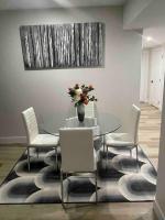 Modern suite in basement Upland - Bed and Breakfast Edmonton