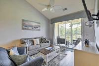 Modern and updated 2 BR Condo on Golf Course, Sleeps 6! - B&B