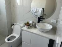 Chic Retreat in Granville - steps to train ! - B&B