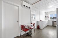 The Bunkers - Urban meets Rustic - B&B Te Awamutu