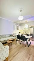 Bllok: Central Cozy Stay, 24/7 Self Check-in - B&B