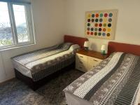 Appartement met 2 Slaapkamers, Balkon en Uitzicht op Zee