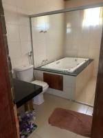 Doppelzimmer mit Whirlpool-Badewanne