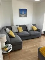 Cheerful 3 Bedroom Townhouse - Chambres d'hôtes Bangor