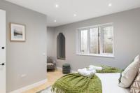 Modern 2BR Apartment Sleeps 6 Spacious and Bright The Pine - B&B