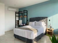 Deluxe One-Bedroom Apartment
