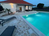 Villa Luna - B&B Ervenik