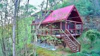 Cove Creek Overlook - Secluded Mountain Retreat with Stunning Views - Bed and Breakfast Sevierville