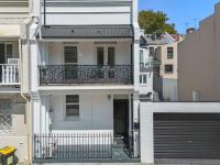 Charming Three-Story Terrace House in Pyrmont - B&B