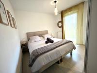 One-Bedroom Apartment with Garden