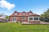 7 Bed Coastal Villa - Indoor Pool - Sauna - Games Room - Ferienwohnung