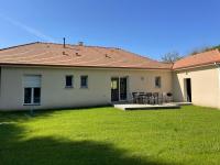Le chant du Gave- Maison neuve lumineuse avec piscine- Rivière en contrebas du jardin - Chambres d'hôtes Sauveterre-de-Béarn
