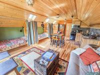 Incredible Guest Suite - Unique Off-Grid Lodging Experience with Sled Dogs in Minnesota - B&B Hovland