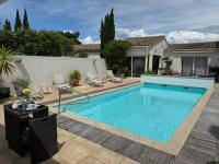 ღ Ostaria - Maison Spacieuse, Piscine & Garage - B&B