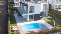Villa Petra with a pool - B&B