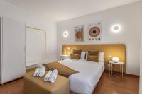 Two-Bedroom Apartment with Balcony and Sea View