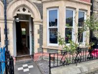 Modern, spacious, and elegant four bedroom home - B&B
