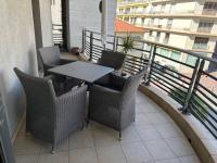 1 Br Next To The Beach And Port Vauban - B&B