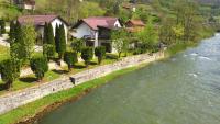 holiday home RIVER HOUSE - Bed and Breakfast