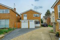 5 Bedroom Detached Hse, 102 sq mtrs, with 2 Bathrooms, 3 Toilets and Free Parking - Bed and Breakfast Hemel Hempstead