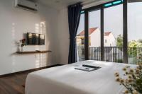 Deluxe Cityscape View Room