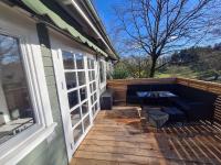 Ferienhaus am Waldrand auf der "Gübyer Alm" - B&B Güby