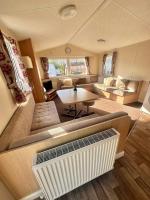 Two Bedroom Willerby Caravan Located in Uddingston, Glasgow at Maryville Caravan Site - B&B Uddingston