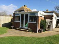 Self-contained cosy garden room Seven Sisters - B&B