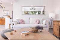 Alvia Suites - Bed and Breakfast Grevedianá