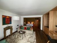 Studio Apartment with One Double Bed