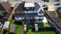 Parking, Yard, BBQ, Chic Apartment Near Wembley - B&B