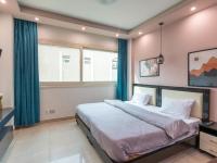 Estudio con cama extragrande