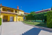 Villa Dajana, a cozy pet friendly Villa minutes from the beach - B&B Juršići