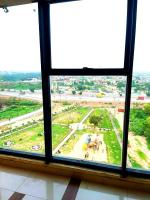 The Express View 2BR Apartment with Cafe and Pool - Chambres d’hôtes Islamabad