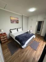 Chambre Lit Queen-Size - Vue sur Jardin