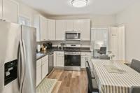 Beautiful Updated Home near Great Lakes Naval Base - Ferienwohnung Waukegan