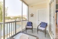 3 Mi to Barefoot Landing: Condo w/ 2 Pools! - Chambres d'hôtes North Myrtle Beach