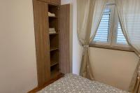 Apartamento de 2 dormitorios con terraza y vistas al mar