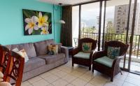 Stylish Waikiki Banyan Condo with Mountain Views, Comfort & Free Parking (10807) - B&B