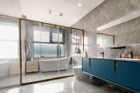 Four-Bedroom Deluxe Apartment