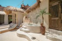 Villa ZALANA - Designer Concept - 3 min from beach - Chambres d'hôtes Canggu
