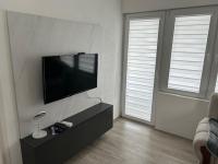 Big house with swimming pool - Bed and Breakfast Skopje