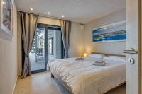 Apartamento con vistas a la piscina