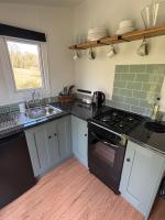 The Lodge, dog friendly rural retreat - B&B Llandeilo