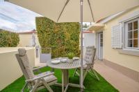 Cozy Studio with Terrace - 800m from the beach - Chambres d'hôtes Parede