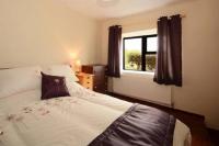 Sleep 6 Cottage -PetsOK SelfCheck-In FreeParking - Bed and Breakfast Shanaghan