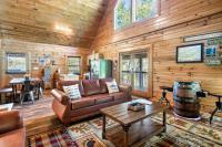 Trout and About Forge Cabin Hot Tub - B&B Sevierville