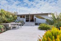 Funky Beach House with sea and country views - Ferienwohnung